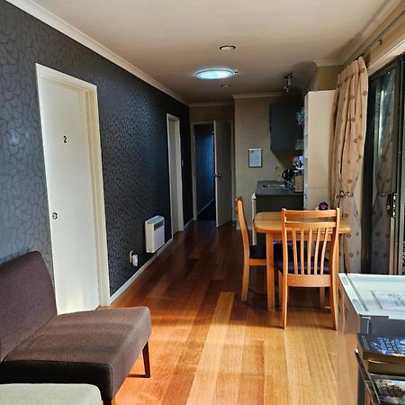 Heta Road B&B New Plymouth Bagian luar foto