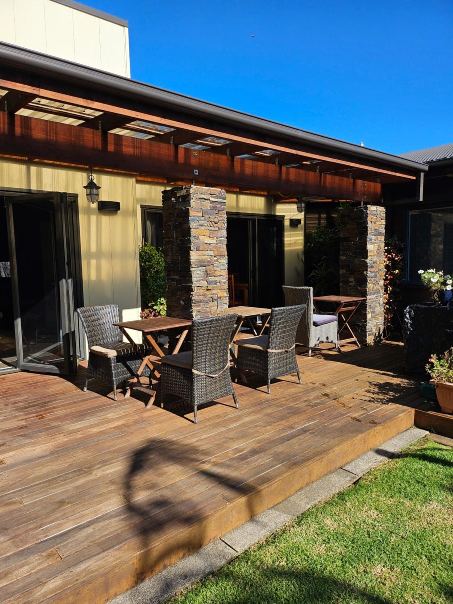 Heta Road B&B New Plymouth Bagian luar foto
