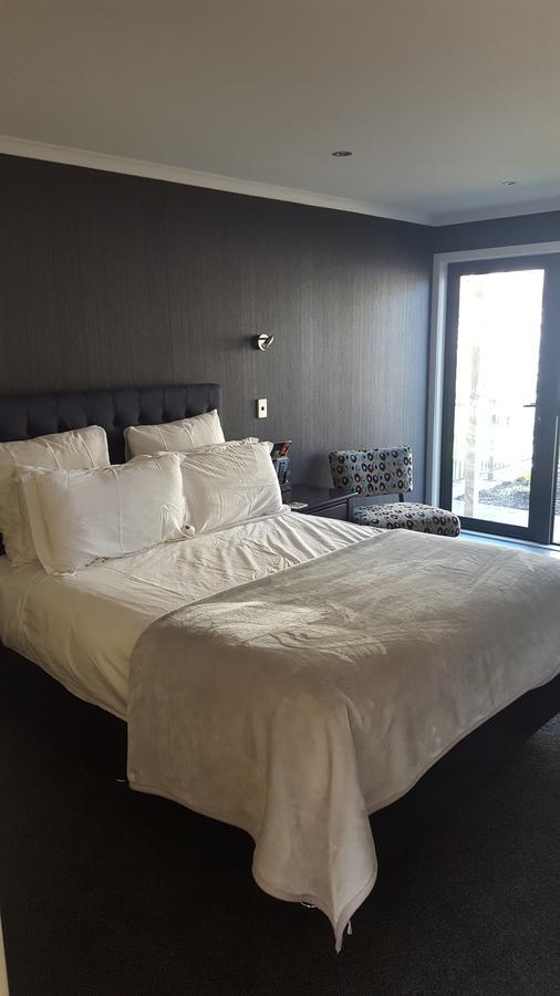 Heta Road B&B New Plymouth Bagian luar foto