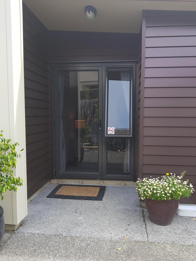 Heta Road B&B New Plymouth Bagian luar foto