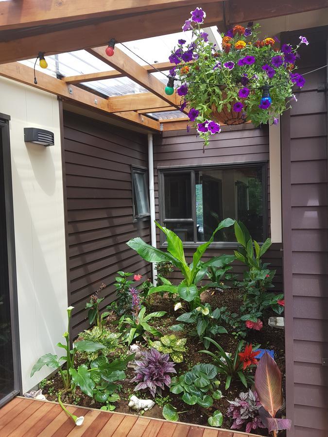Heta Road B&B New Plymouth Bagian luar foto