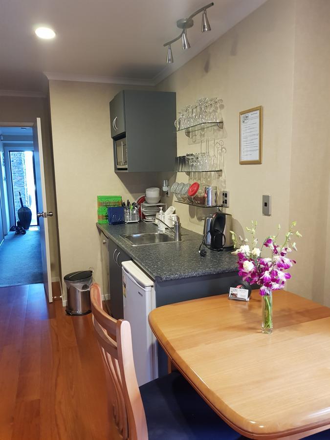 Heta Road B&B New Plymouth Bagian luar foto
