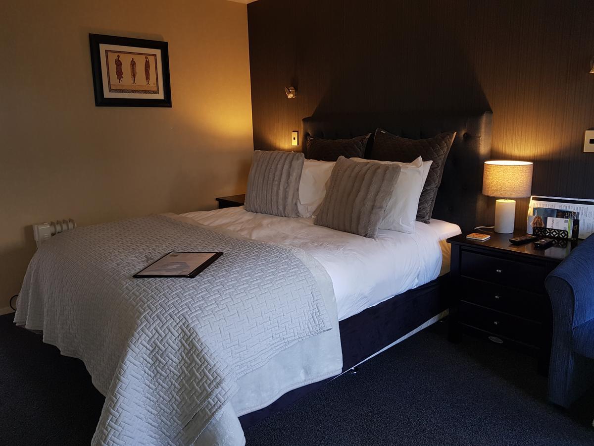 Heta Road B&B New Plymouth Bagian luar foto